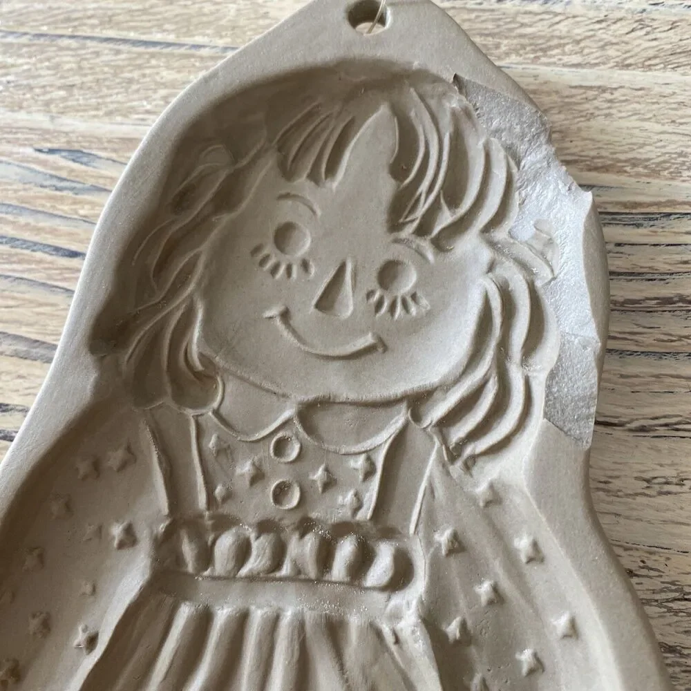 Raggedy Ann Raggedy Andy Brown Bag Ceramic Cookie Art Mold 80s Set of 2 Vintage